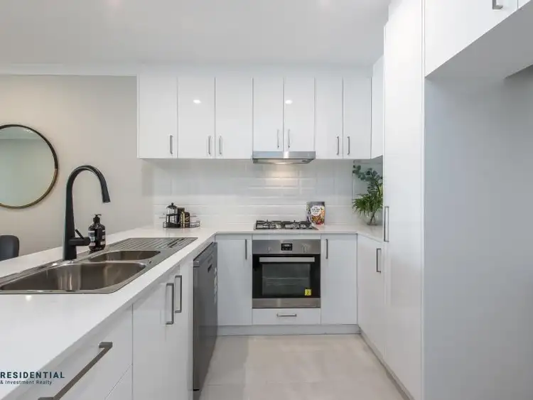 2/21 Kyarra Street, Innaloo WA 6018