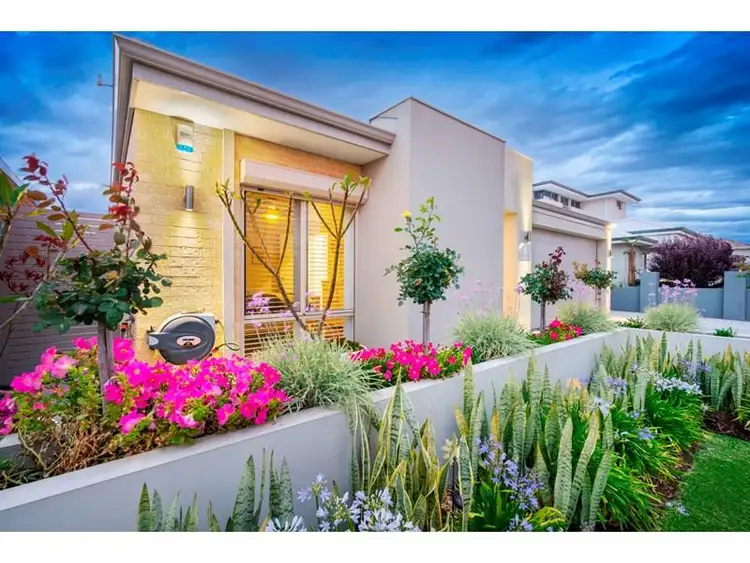 27 Wycliffe Turn, Piara Waters WA 6112