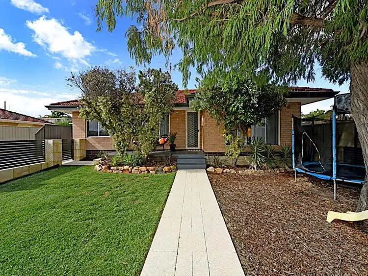 8 Edmondson Street, Beaconsfield WA 6162