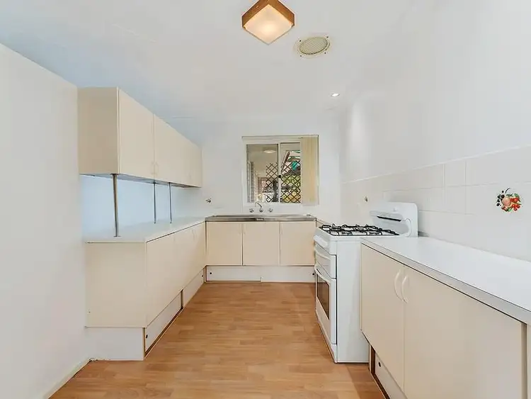 Sixth view of Homely semi-detached listing, 6B Ripple Way, Bateman WA 6150