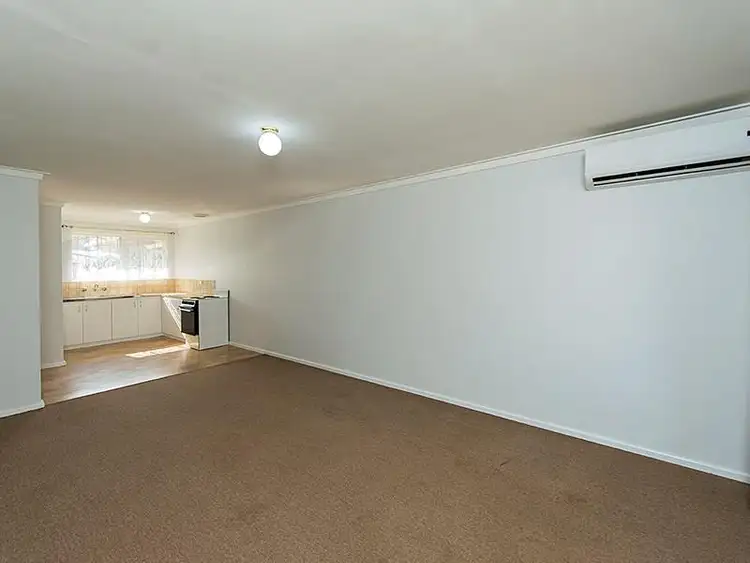 Fifth view of Homely semi-detached listing, 4 Solar Way, Carlisle WA 6101