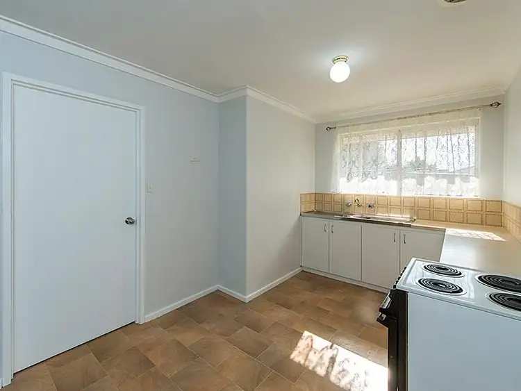 Seventh view of Homely semi-detached listing, 4 Solar Way, Carlisle WA 6101