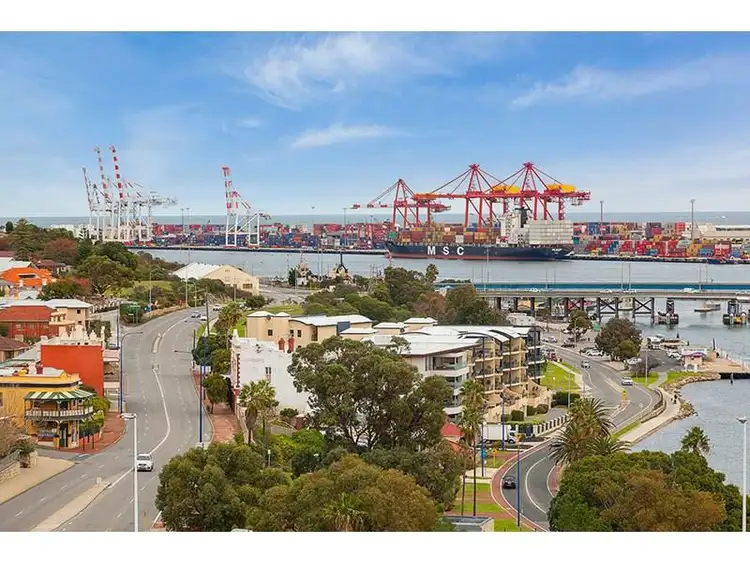 24/2 Angwin Street, East Fremantle WA 6158