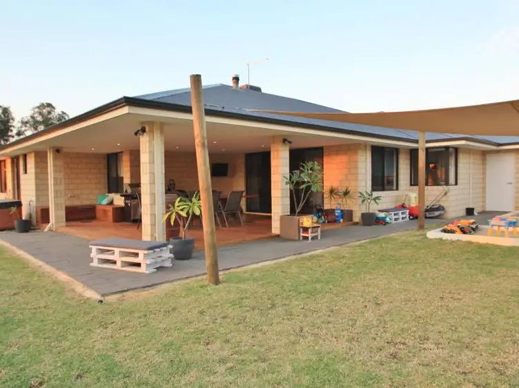 7 Mawarra Drive, Gingin WA 6503