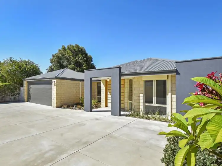 35A Pearl Road, Cloverdale WA 6105