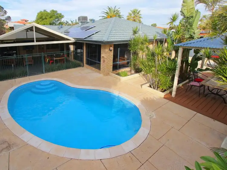 6 PEGGS PLACE, Leeming WA 6149