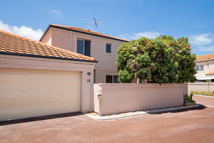 18/160 West Coast Drive, Sorrento WA 6020