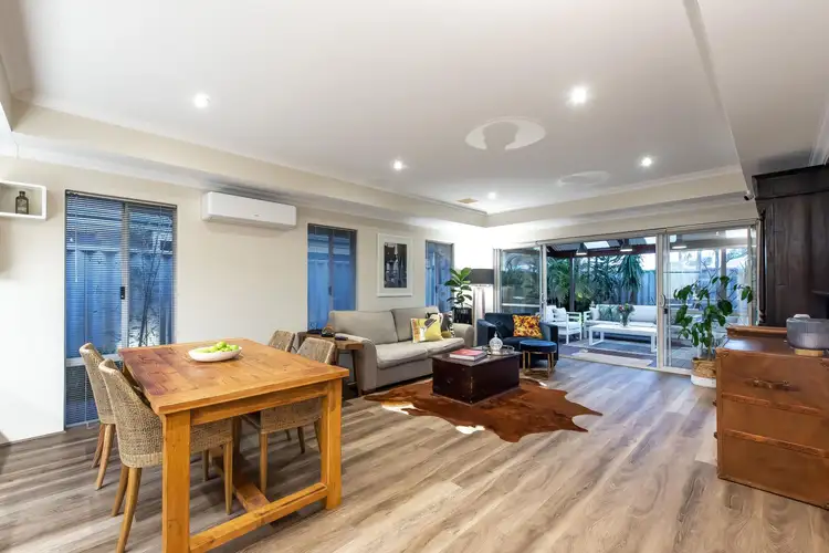 19b Coonawarra Drive, Caversham WA 6055