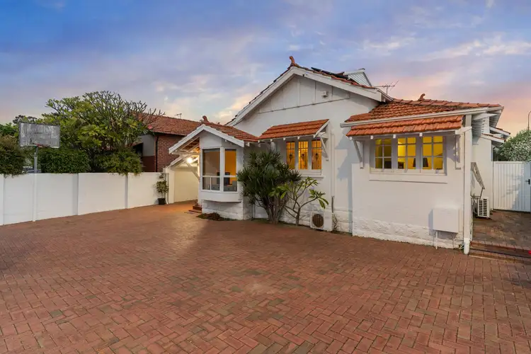 121 Rookwood Street, Menora WA 6050