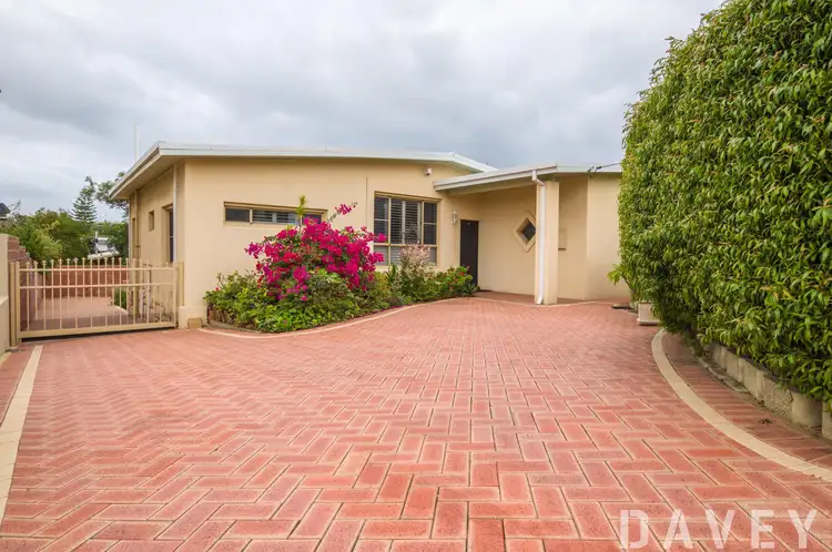 26 Lynn Street, Trigg WA 6029