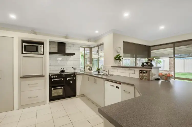 6 Colony Court, Thornlie WA 6108