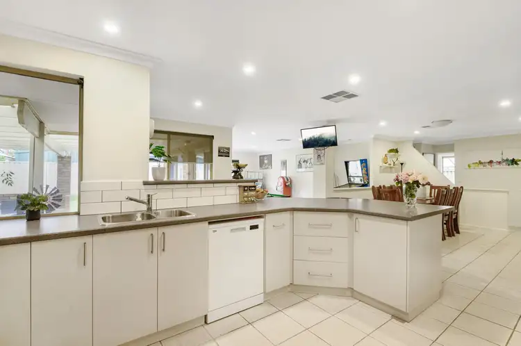 Second view of Homely house listing, 6 Colony Court, Thornlie WA 6108