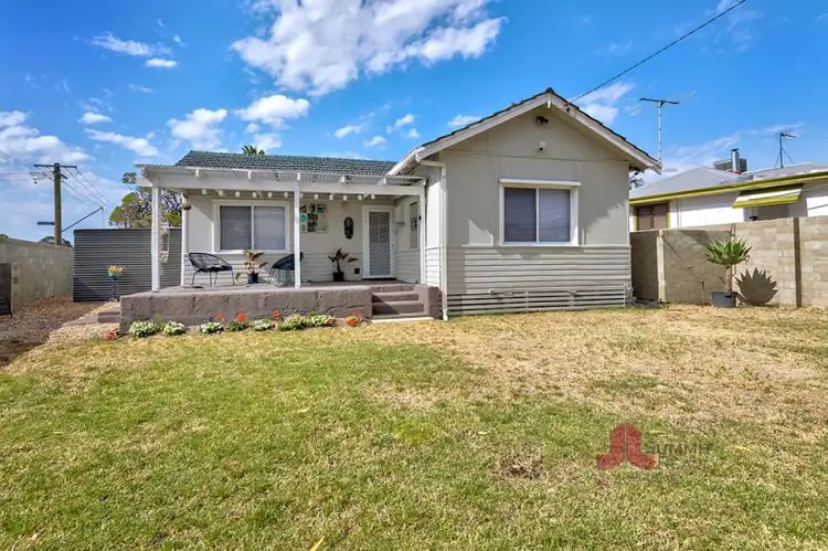 2 Mouarn Street, Carey Park WA 6230