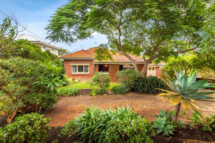 61 Adderley Street, Mount Claremont WA 6010