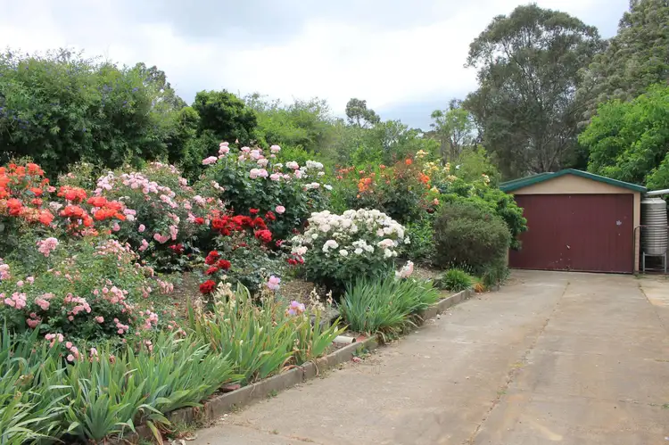 8 Evans Street, Mount Helena WA 6082