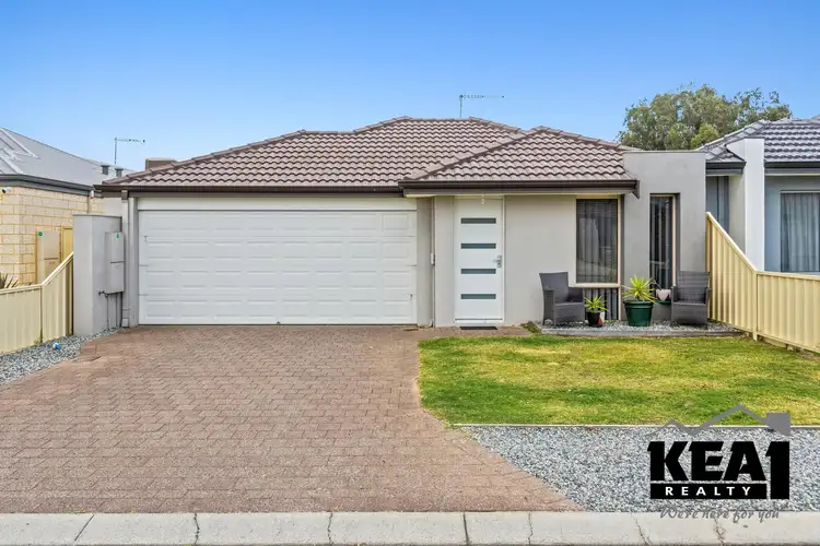 6 Nagal Way, Wattle Grove WA 6107