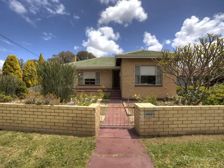 1 Kingsley Drive, South Guildford WA 6055
