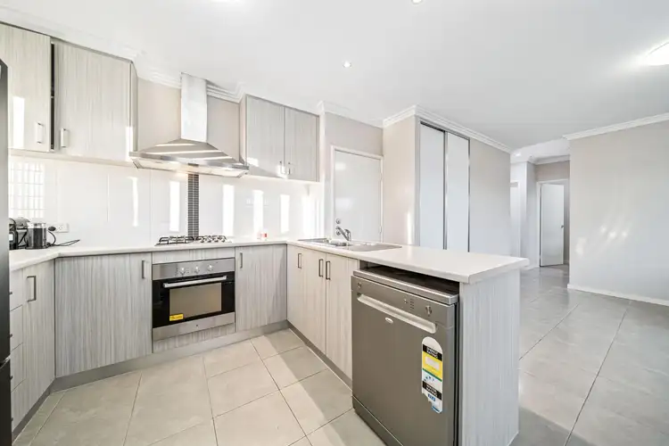 Fourth view of Homely house listing, 28 Syndicate Link, Lake Coogee WA 6166