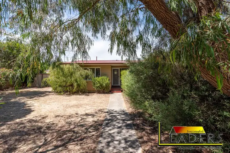 8A Golders Way, Girrawheen WA 6064