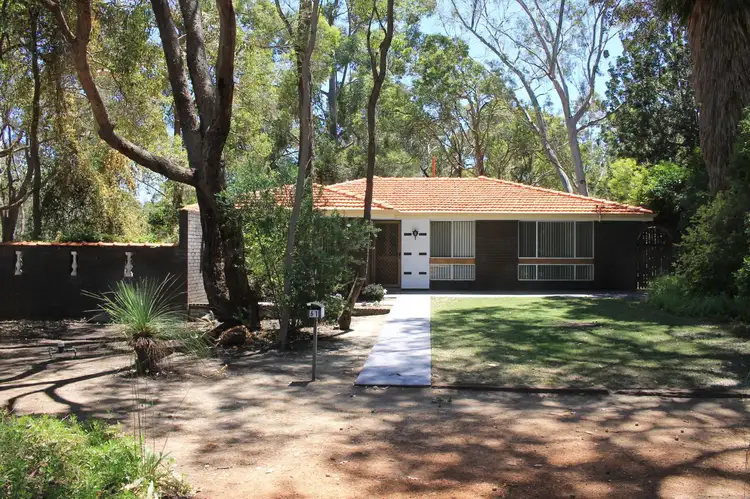 61 Hartung Street, Mundaring WA 6073