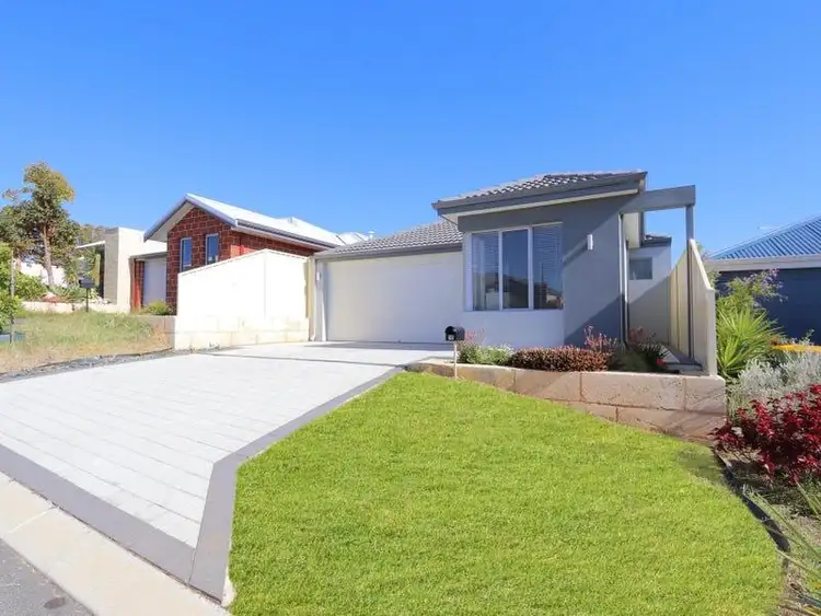 10 Rakitno Close, Lake Coogee WA 6166
