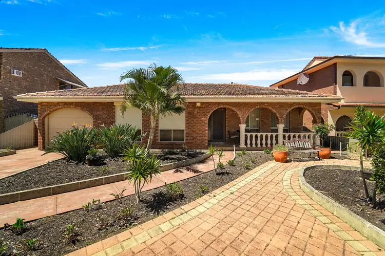 16 Jardine Street, Stirling WA 6021
