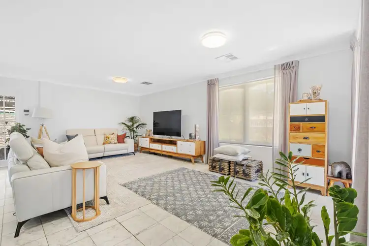 92 Regency Drive, Thornlie WA 6108