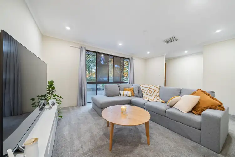 24 Hackettiana Avenue, South Lake WA 6164