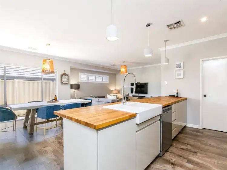 Sixth view of Homely house listing, 8 Blossom Chase, Aubin Grove WA 6164