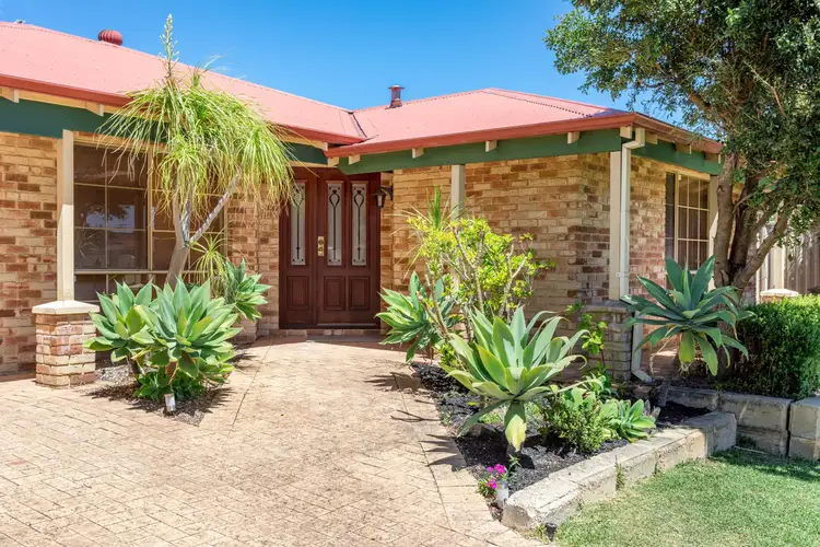 Second view of Homely house listing, 10 Juniper Court, Thornlie WA 6108