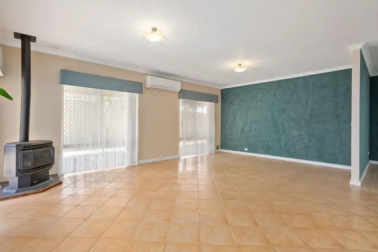 Fifth view of Homely house listing, 6 Clare Close, Caversham WA 6055