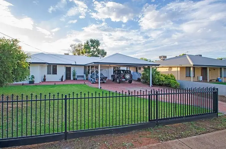 100 Hare Street, Lamington WA 6430