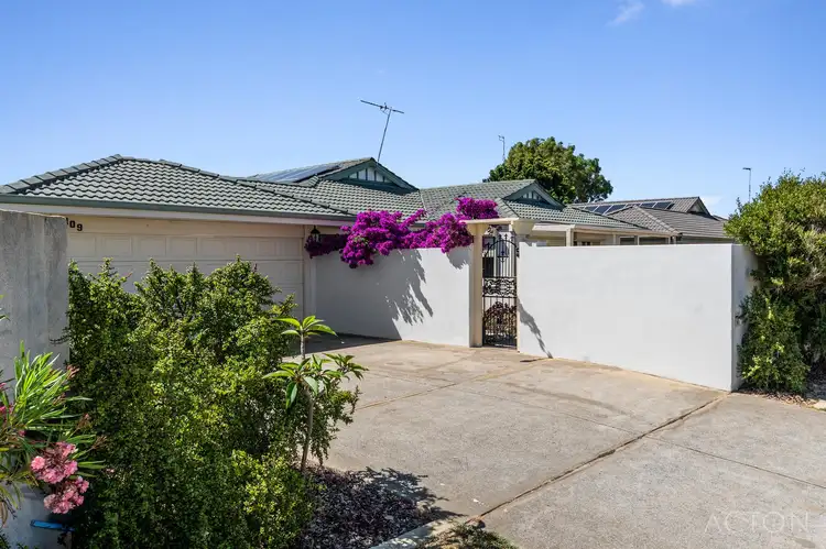 109 Peelwood Parade, Halls Head WA 6210