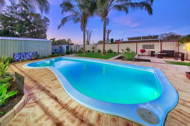 15 Connell Way, Girrawheen WA 6064