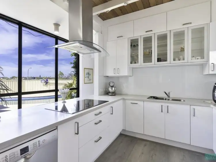 5 Mahonia Place, Duncraig WA 6023