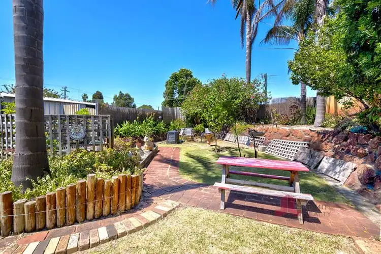 94 Paris Road, Australind WA 6233