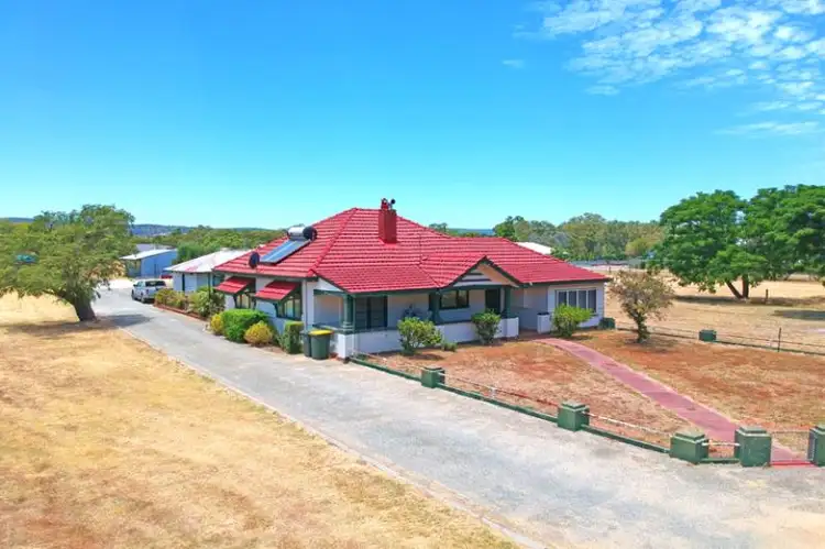 32 Railway Parade, Middle Swan WA 6056