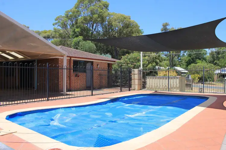 42 Kirkstall Way, Sawyers Valley WA 6074
