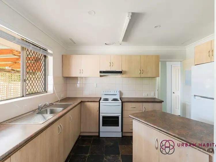 Fifth view of Homely house listing, 1 Prescott Place, Orelia WA 6167