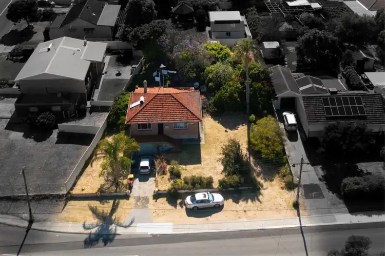 4 Parnell Road, Hamilton Hill WA 6163