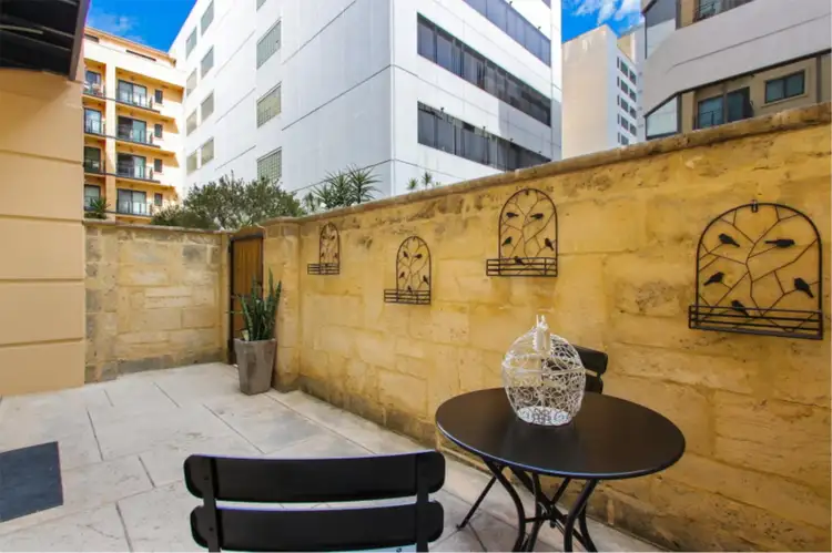 305/9 Victoria Avenue