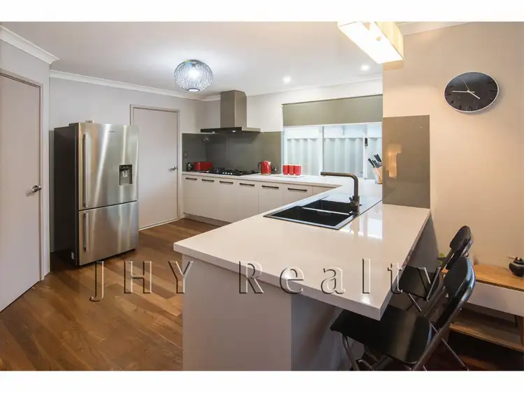 Second view of Homely house listing, 7 Hibbertia Green, Broadwater WA 6280