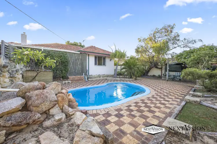 19 Hargreaves Rd, Coolbellup WA 6163