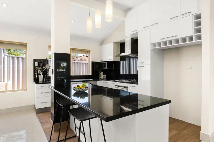 53 Roseheath Boulevard, Kiara WA 6054