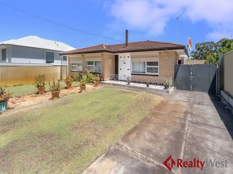 321 Fulham Street, Cloverdale WA 6105
