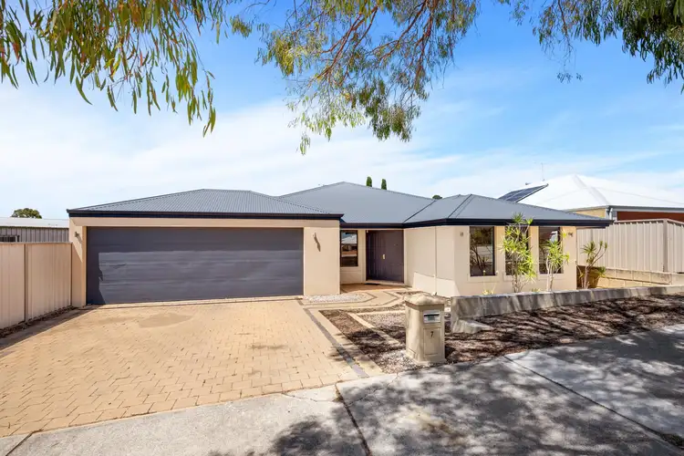 7 Capri Leone Way, Sinagra WA 6065