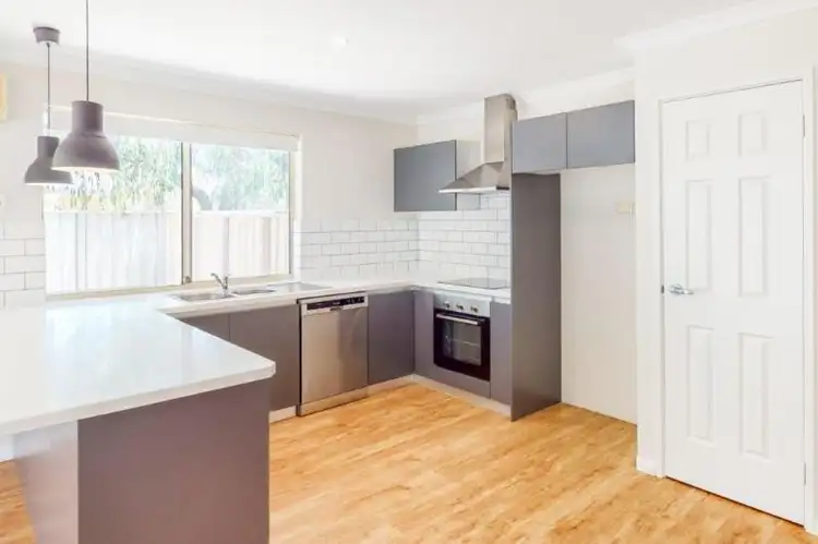 Fourth view of Homely house listing, 6 Molloy Circuit, Atwell WA 6164