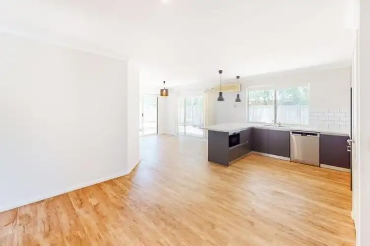 Sixth view of Homely house listing, 6 Molloy Circuit, Atwell WA 6164