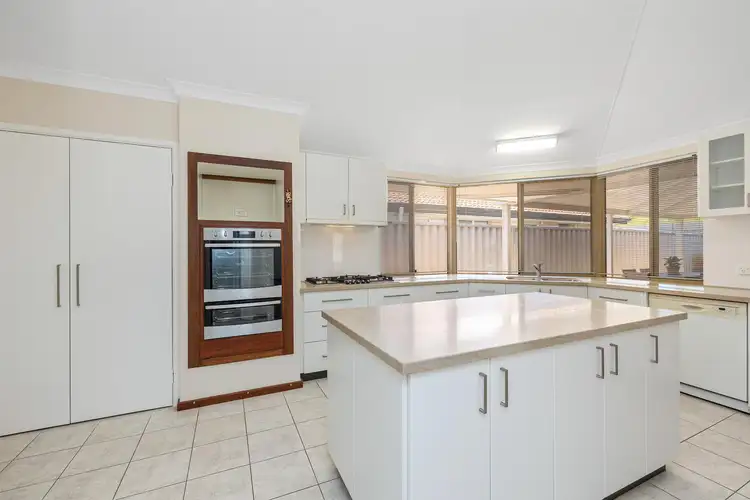 18 Brooke Gardens, Bateman WA 6150