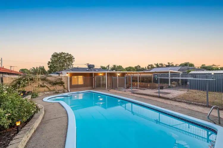 25 Downhill Way, Langford WA 6147